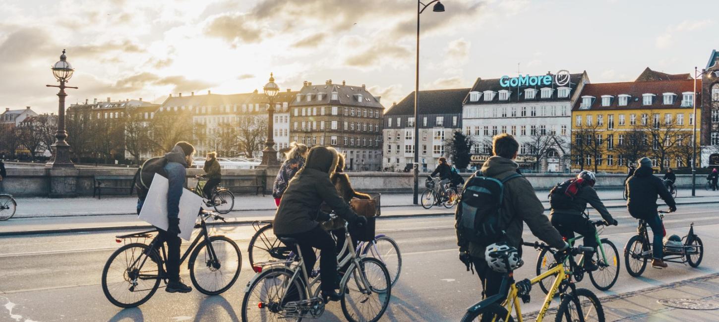 Biking Dronning Louises Bro | Martin Heiberg